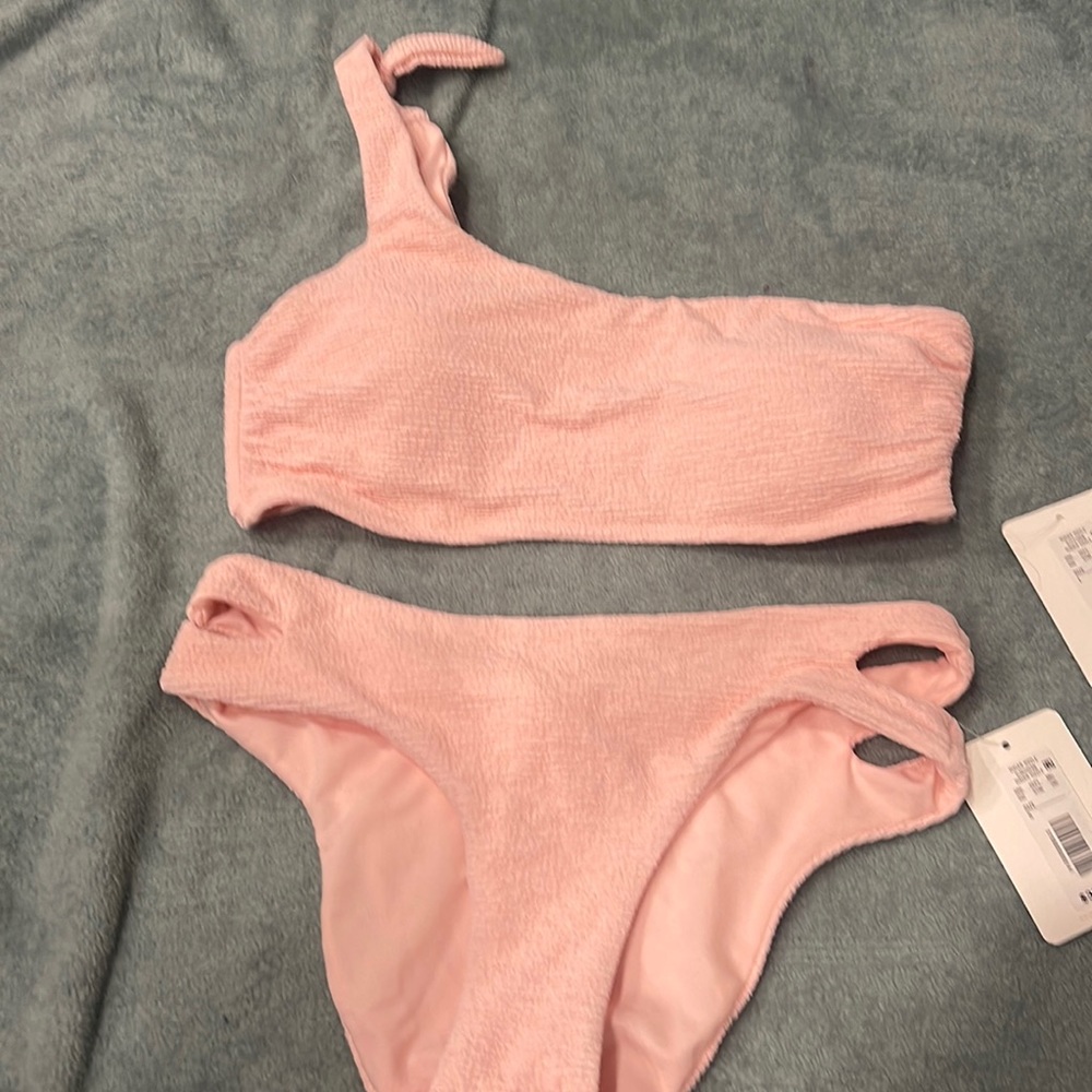 Bikini Dillard’s Small bottom Large top